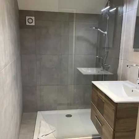 Holiday home Sfeervolle 4 Persoons Vlakbij Valkenburg Voerendaal